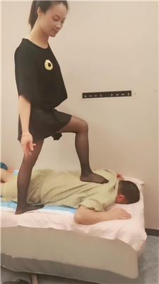 夸梨花钱让黑丝技师暴揍我下双视角版 bf51764