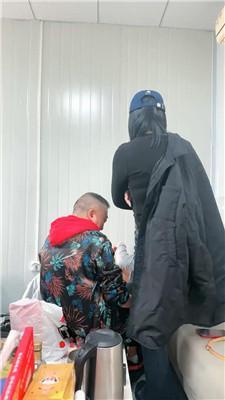 伊潼情侣虐绿帽老公奴 JS250327-3