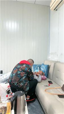 伊潼情侣虐绿帽老公奴 JS250327-3