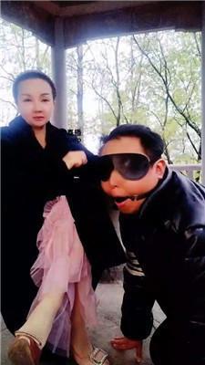 漂漂女主户外口球塞嘴捆绑虐 bf51844