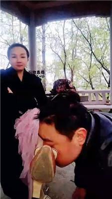 漂漂女主户外口球塞嘴捆绑虐 bf51844