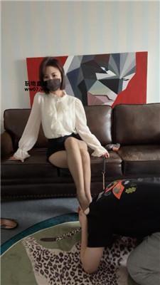 黛娜清理姐姐的脏高跟 bf51849