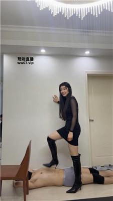 莫莉高跟长靴踩踏-胯下羞辱狗爬 bf51823