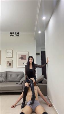 莫莉高跟长靴踩踏-胯下羞辱狗爬 bf51823