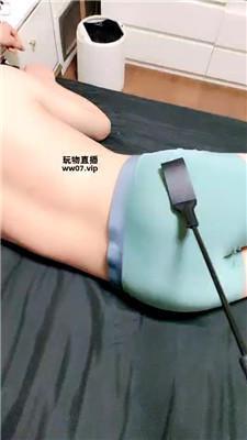 艾佳闻舔肉丝脚-强制挠痒 JS250329-1