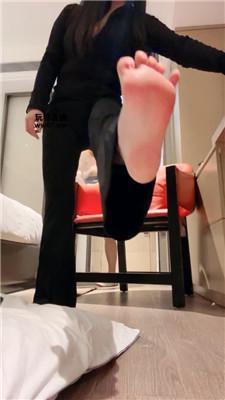 甜音舔小白鞋白袜-强迫吃byt bf51805