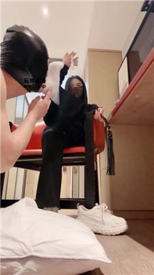 甜音舔小白鞋白袜-强迫吃byt bf51805