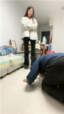 锅盖导演连环抽耳光 JS250329-8