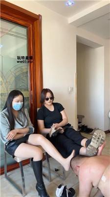 斯羽情侣主双S-舔不干净脏鞋就狠抽双视角版 bf51898