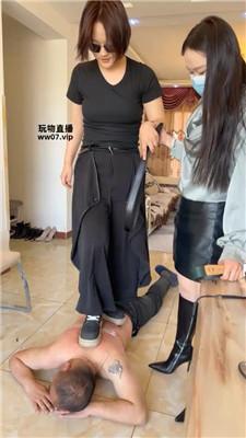 斯羽情侣主双S-舔不干净脏鞋就狠抽双视角版 bf51898