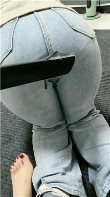 沫嫣母畜-高跟碾压踩虐闺蜜双视角版JS250401-1