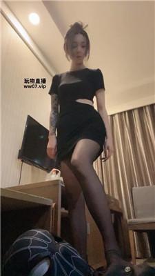 江湖狼黑丝高跟碾压踩贱奴 bf51882