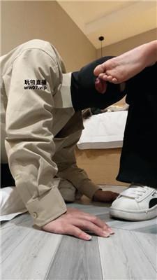 小凤梨舔脏鞋-赏赐圣水-藤条抽 JS250331-10