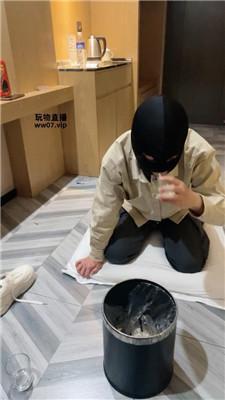 小凤梨舔脏鞋-赏赐圣水-藤条抽 JS250331-10