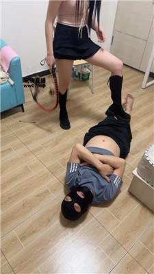 琼爷清理脏长靴白袜-重度虐乳 JS250413-22