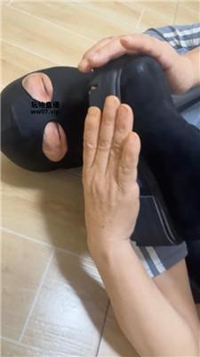 琼爷清理脏长靴白袜-重度虐乳 JS250413-22