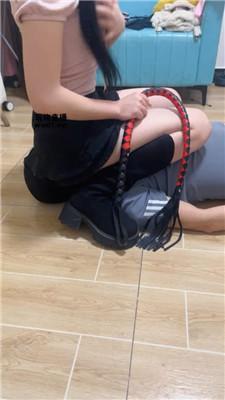 琼爷清理脏长靴白袜-重度虐乳 JS250413-22