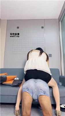 苏苏不苏高跟丝袜美腿踩虐贱奴 JS250413-01