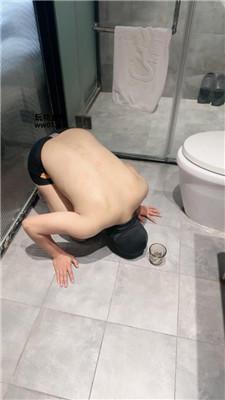 黑兔嘴叼白袜发骚-赏赐圣水-长靴踩 bf52277