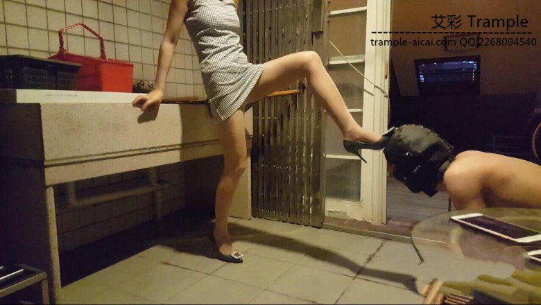 最新艾丝女王居家系列—–调教不听话的初学者足控资源网|爱秀美图