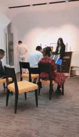 【ViVi】班会课思想教育篇【多M】 超真实足控资源网|爱秀美图