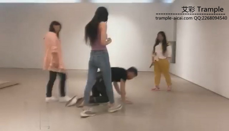 vivi女神仓库惩罚足控资源网|爱秀美图