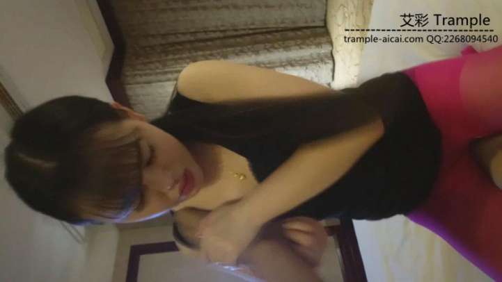 90后玫红色丝袜美女技师的初调足控资源网|爱秀美图