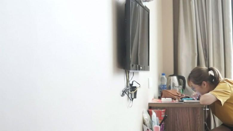 前台话务员小雨的初次裸足调教足控资源网|爱秀美图