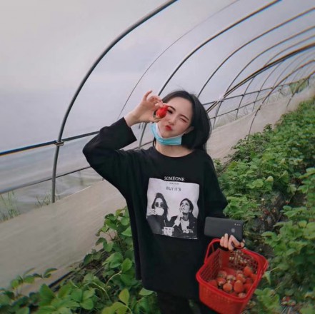 舞蹈演员晓晓的裸足踩水果脚喂食足控资源网|爱秀美图