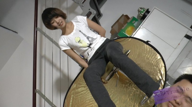 小月 强迫奴隶闻臭白袜脚足控资源网|爱秀美图