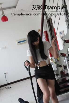 平面模特超级小美女Yui 嫩脚踩踏 踩喉咙遛狗足控资源网|爱秀美图