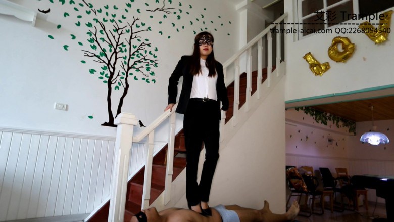 【冰时代】焱冰s职业装细高跟极端踩踏足控资源网|爱秀美图