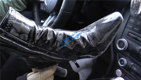 【冰时代】黑冰裸足踩油门足控资源网|爱秀美图