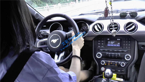 【冰时代】黑冰两双凉鞋肉丝开车踩油门足控资源网|爱秀美图