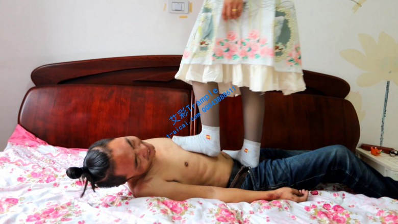 【冰时代奕潇】原味棉袜强迫窒息强行踩踏足控资源网|爱秀美图