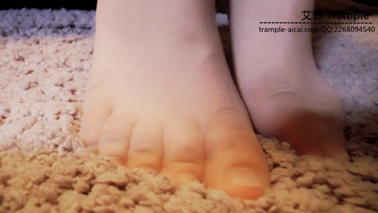 黑冰第一人搔首弄姿丝袜脚诱惑足控资源网|爱秀美图