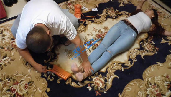 【冰时代】艳艳玩牌作弊遭惩罚足控资源网|爱秀美图