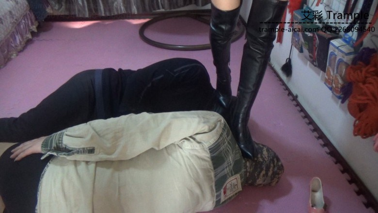 超清傲柔踩踏羞辱多奴足控资源网|爱秀美图