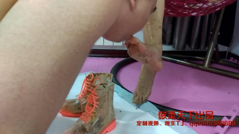 雨靴内踩蛋糕喂食味觉的享受足控资源网|爱秀美图
