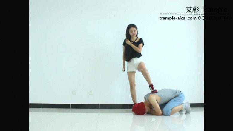 老师天依女主暴打小流氓！开启女子防身术！足控资源网|爱秀美图