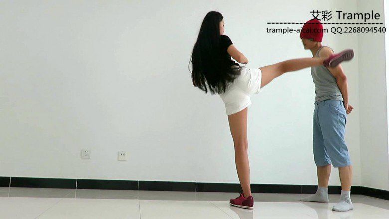 超漂亮天依女主暴打小流氓！足控资源网|爱秀美图