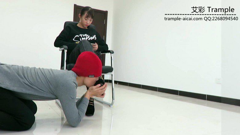 跪舔00后天是女主高跟加裸足各种羞辱！足控资源网|爱秀美图