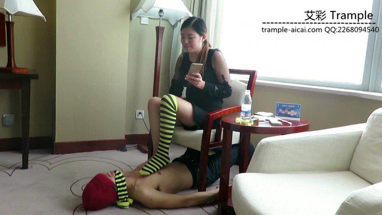 御主全程语言羞辱各种调教玩弄贱狗！足控资源网|爱秀美图