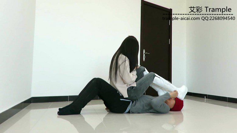 漂亮老师天依女主坐踩重剁羞辱调教贱狗！足控资源网|爱秀美图