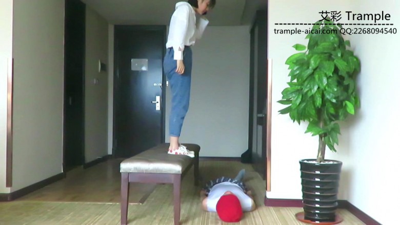 【院校合作7小主】长凳蹦跳踩踏肋骨损伤！足控资源网|爱秀美图