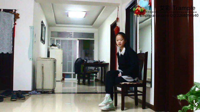 侑主！媛媛！出演收服嚣张的班主任（终）骑乘踩脸！足控资源网|爱秀美图