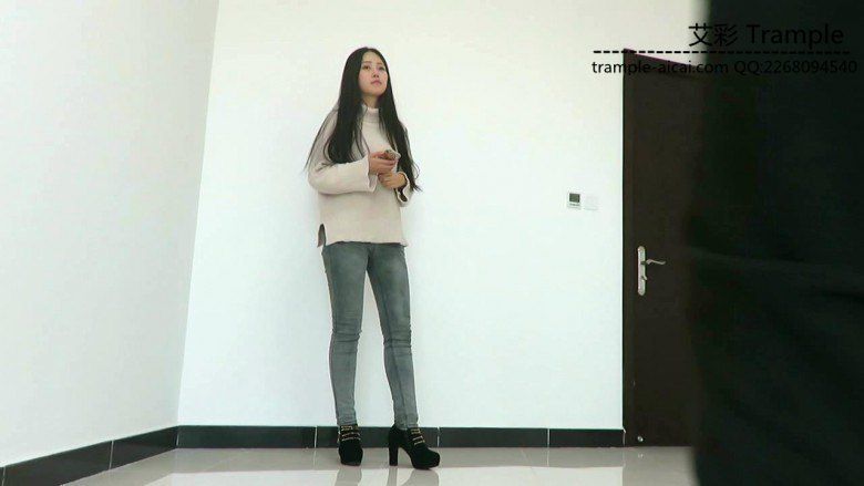 超漂亮天依女主高跟骑乘，胯下舔鞋，遛狗！足控资源网|爱秀美图