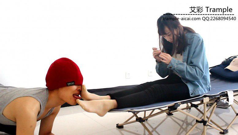 跪舔00后天使女主短肉丝！足控资源网|爱秀美图