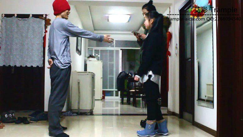 12侑主，媛媛女主出演！前后踢裆暴打抢劫犯！足控资源网|爱秀美图