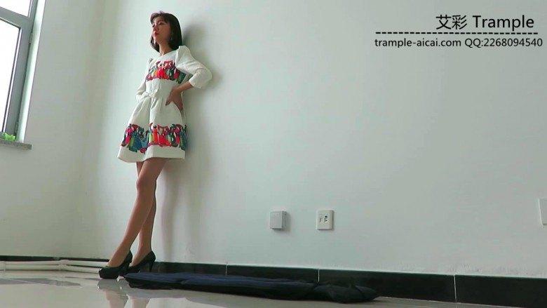 00后女主肉丝高跟插嘴深喉全体重践踏贱狗身体下体！足控资源网|爱秀美图